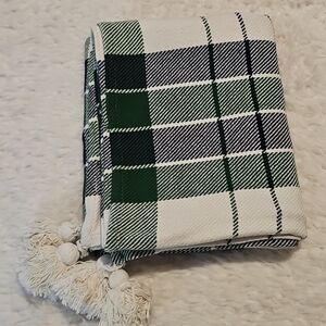 Plaid Throw Blanket w/ Tassels - 48x60 in